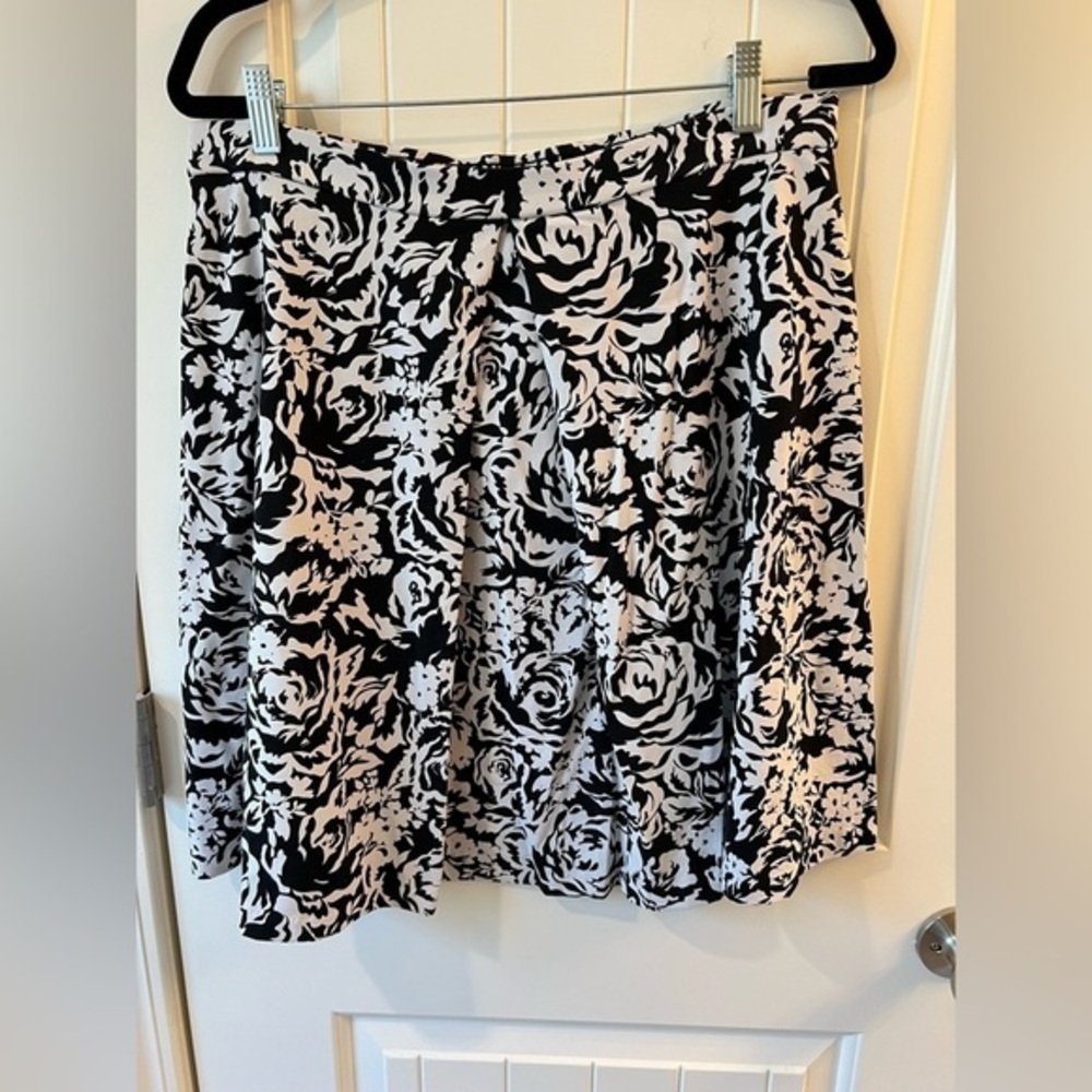 Adrienne Vittadini Black White Floral Rose Print A-Line Skirt Women Size Large